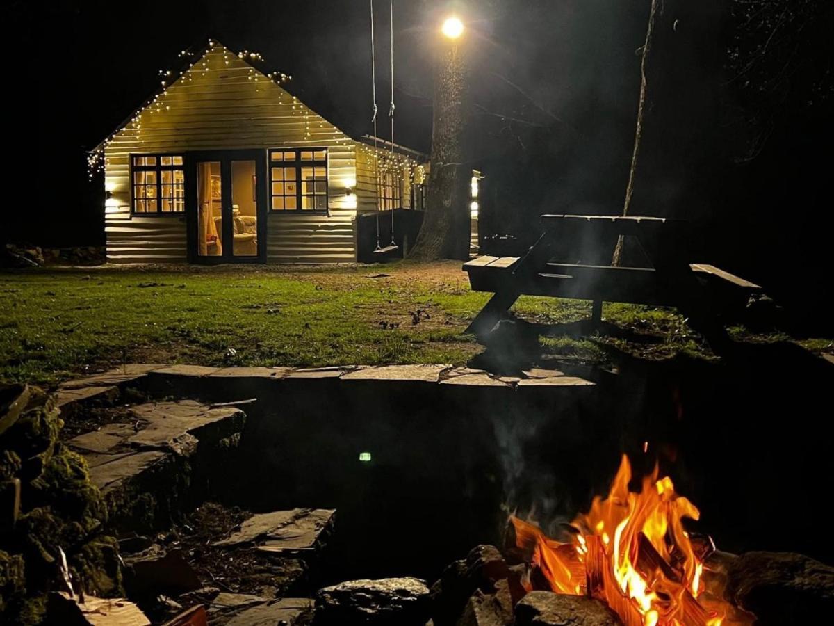 Cuckoo Cabin, Tyn Y Cwm Eglwys-Fach Exterior foto